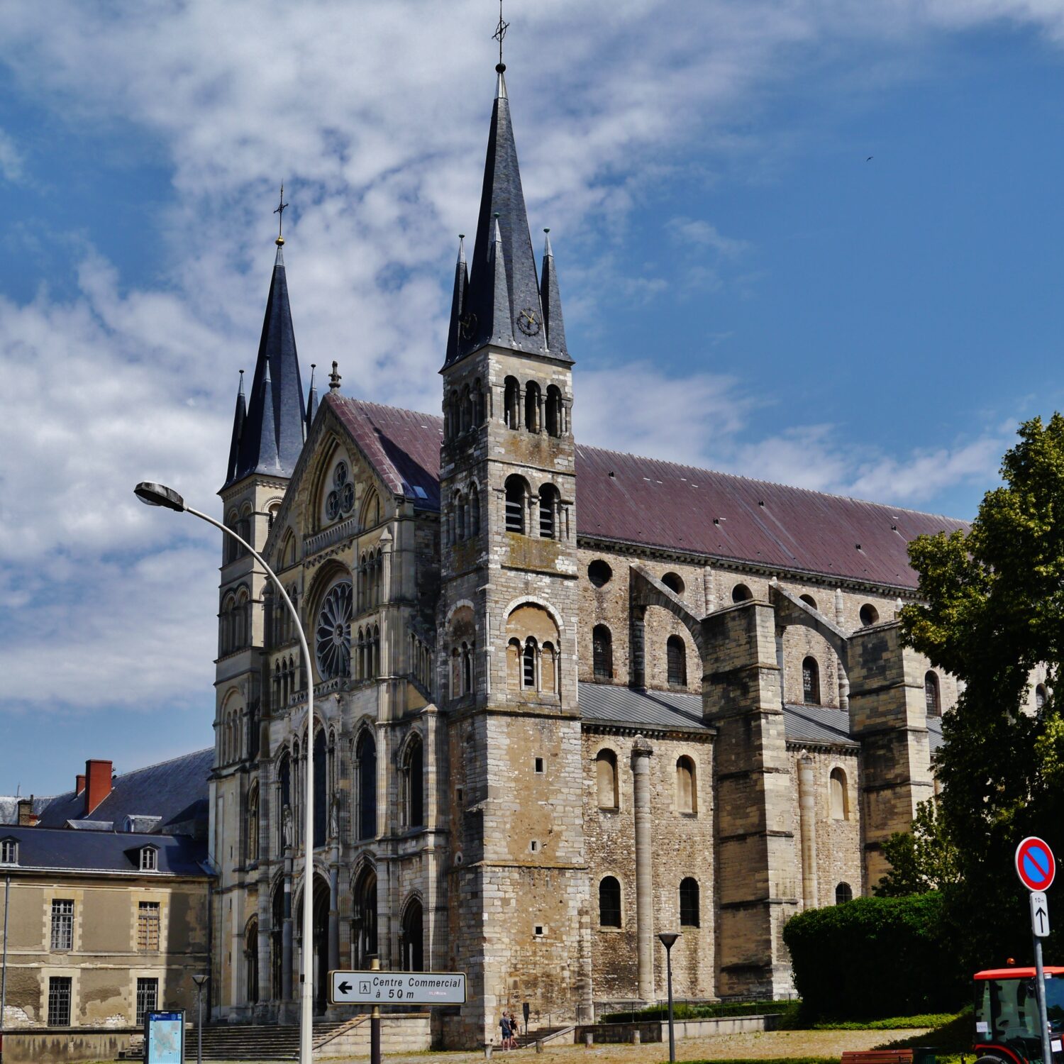 Reims Basilique St. Remy 2